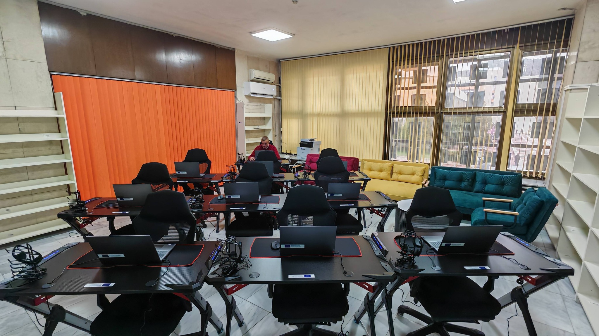 Изграждане на мрежа от дигитални клубове